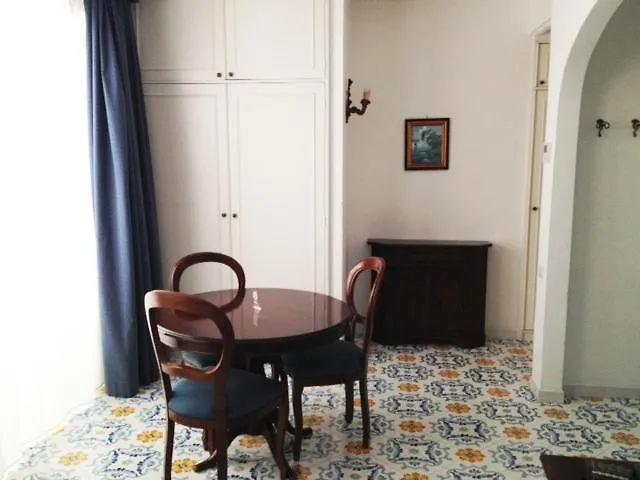 Hotel apartamentowy Igea Capri