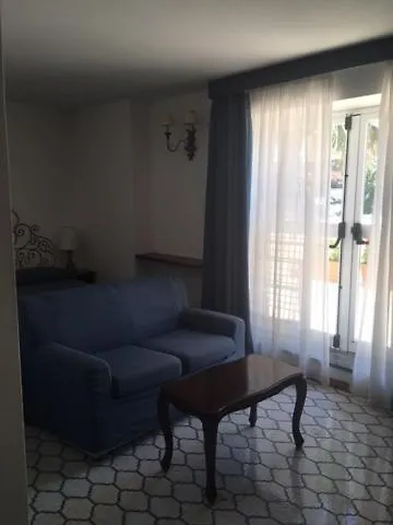 Igea מלון דירות 4*